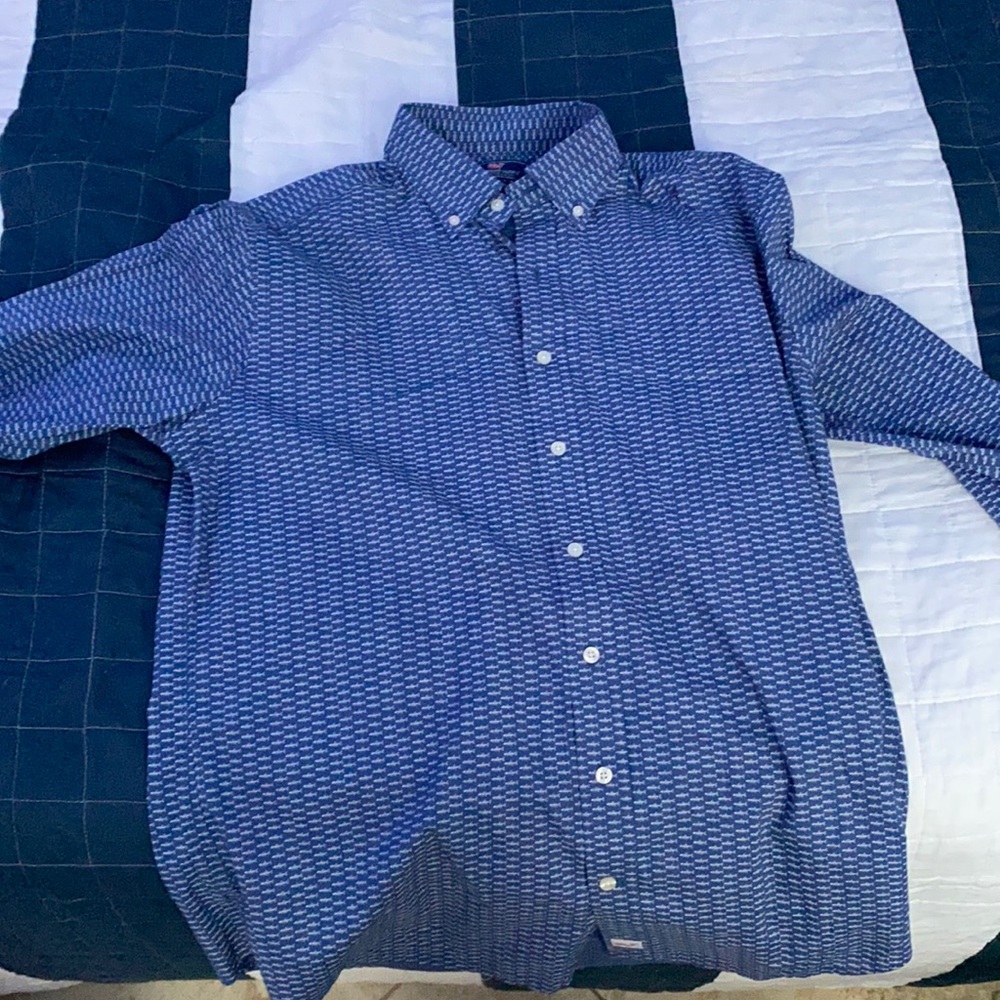 Vineyard Vines button down shirt in Navy blue